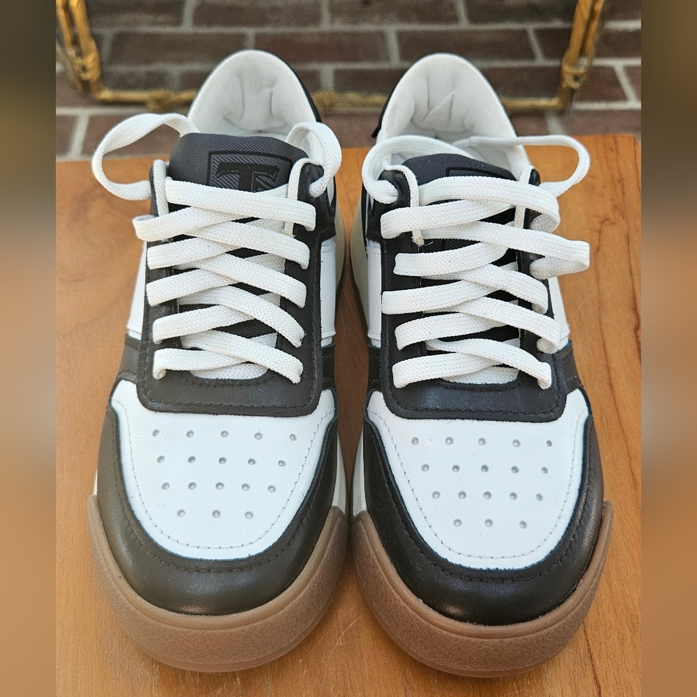 New Size 35 Tod's Black And White Teo Tone Leather Sneakers
